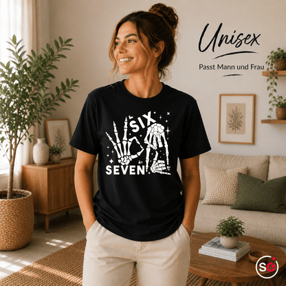 Skeletthände Six Seven T-Shirt mit I-Love-You Geste und Sternen - StyleOne
