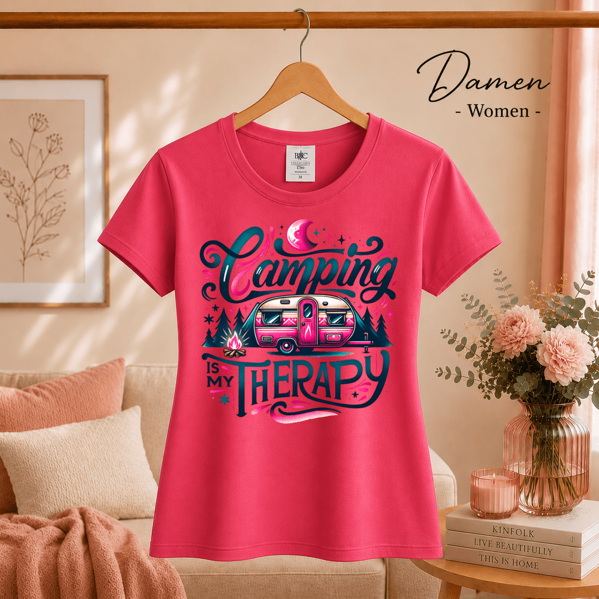 T-Shirt „Camping is my Therapy“ | Statement-Design mit Retro Wohnwagen & Lagerfeuer - StyleOne