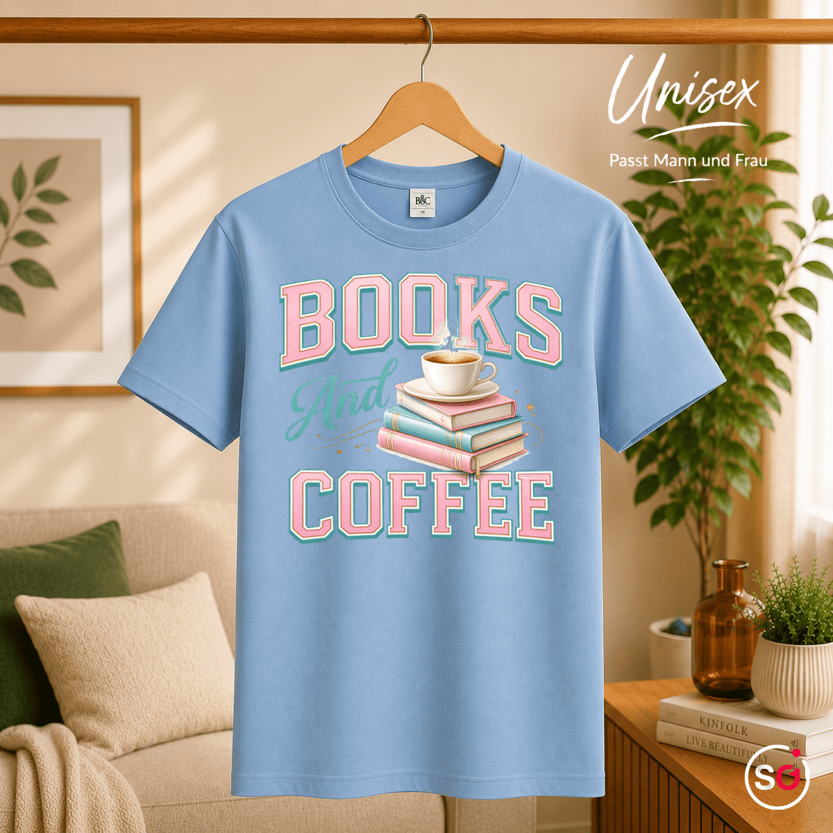 T-Shirt mit 'Books and Coffee' Motiv | Design mit Bücherstapel und Kaffeetasse in Pastell - StyleOne