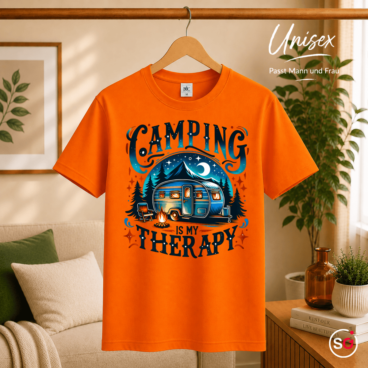 T-Shirt mit 'Camping is my Therapy' Spruch | Retro Wohnwagen am Lagerfeuer Design - StyleOne