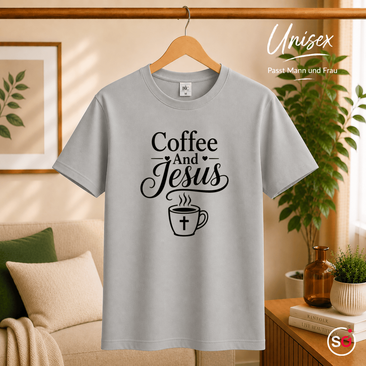 T-Shirt mit 'Coffee and Jesus' Schriftzug | Glaube & Kaffee Design - StyleOne