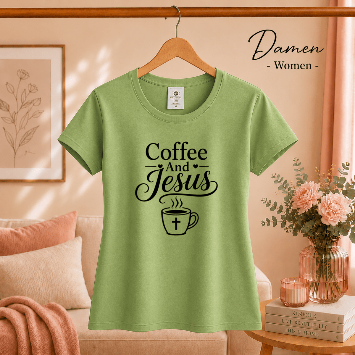 T-Shirt mit 'Coffee and Jesus' Schriftzug | Glaube & Kaffee Design - StyleOne