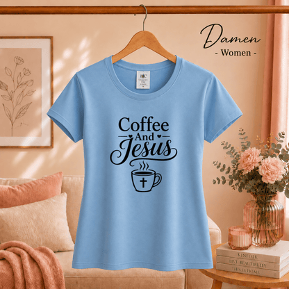 T-Shirt mit 'Coffee and Jesus' Schriftzug | Glaube & Kaffee Design - StyleOne