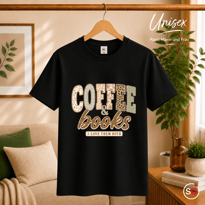 T-Shirt mit 'Coffee & Books' Spruch im verspielten Patchwork-Design mit Leo- und Blumenmuster - StyleOne
