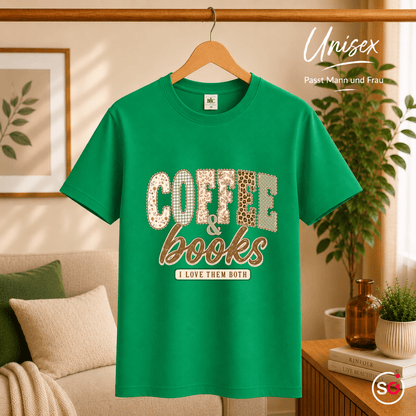 T-Shirt mit 'Coffee & Books' Spruch im verspielten Patchwork-Design mit Leo- und Blumenmuster - StyleOne