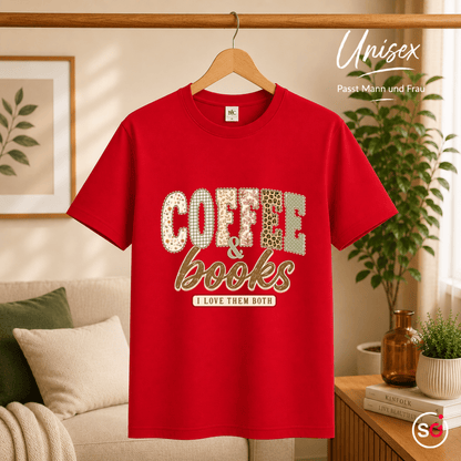 T-Shirt mit 'Coffee & Books' Spruch im verspielten Patchwork-Design mit Leo- und Blumenmuster - StyleOne
