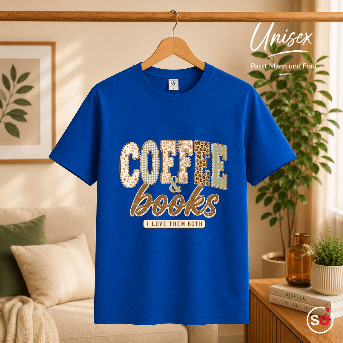 T-Shirt mit 'Coffee & Books' Spruch im verspielten Patchwork-Design mit Leo- und Blumenmuster - StyleOne