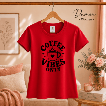 T-Shirt mit 'Coffee Vibes Only' Spruch | Retro Design mit Kaffeetasse und Herz - StyleOne