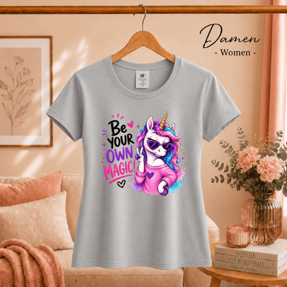 T-Shirt mit coolem Einhorn & Spruch "Be Your Own Magic" | Magisches Statement-Design - StyleOne