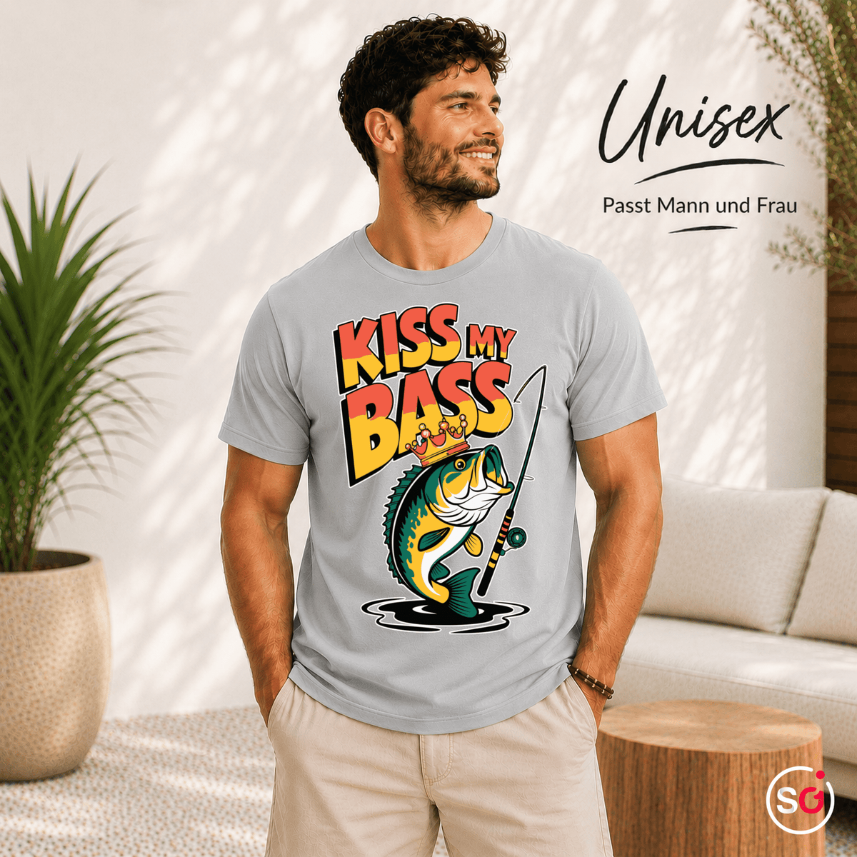 T-Shirt mit "Kiss My Bass" Spruch – Lustiges Angler-Design mit gekröntem Barsch - StyleOne