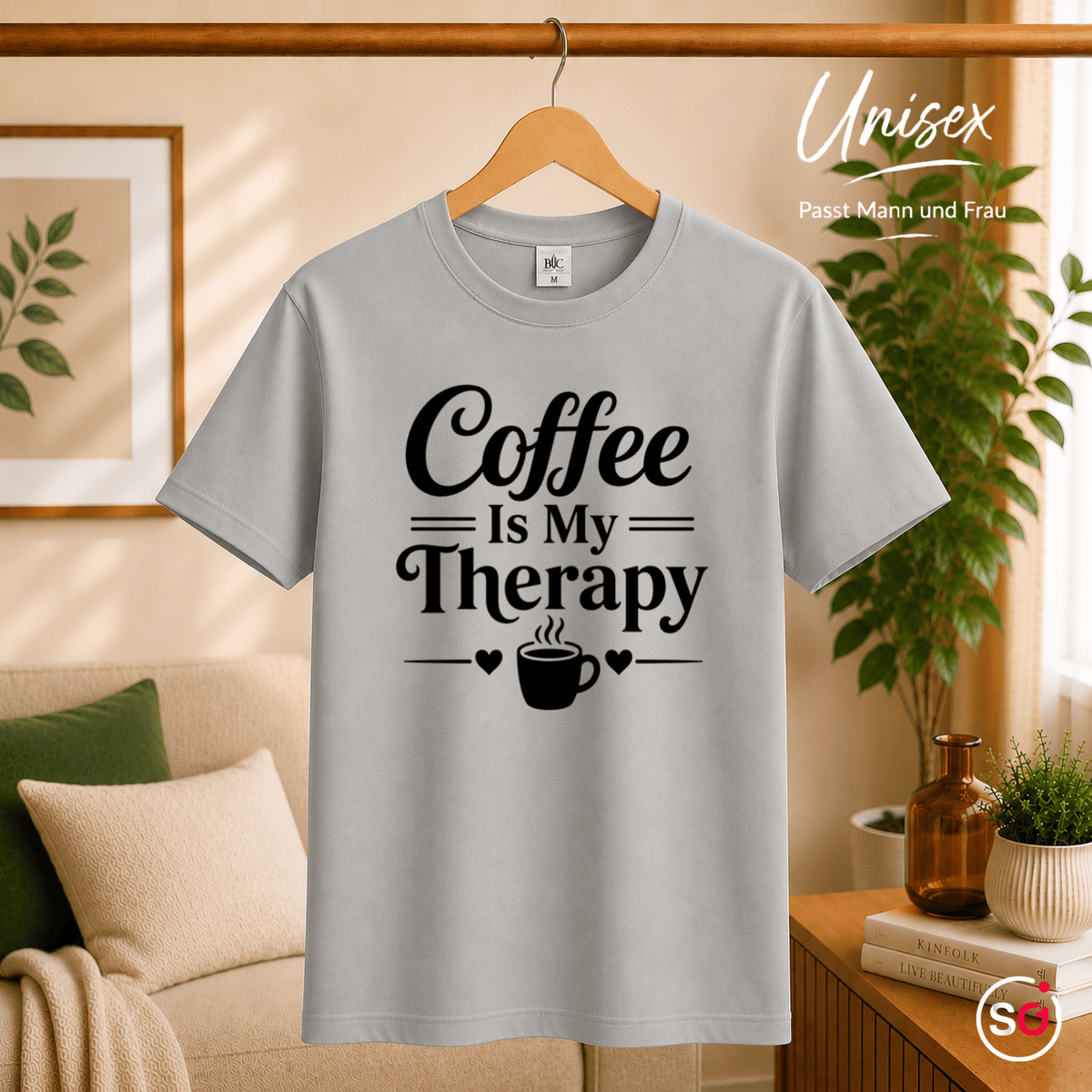 T-Shirt mit Spruch 'Coffee Is My Therapy' | Design für Kaffeeliebhaber mit Herz & Tasse - StyleOne