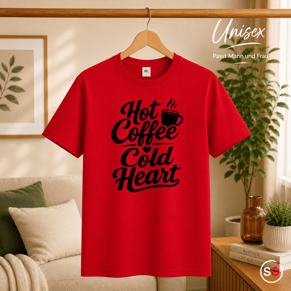 T-Shirt mit Spruch „Hot Coffee Cold Heart“ | Ironisches Design für Kaffeeliebhaber - StyleOne