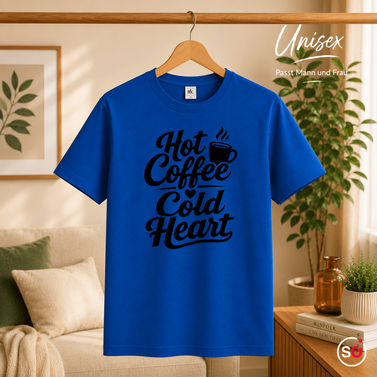 T-Shirt mit Spruch "Hot Coffee Cold Heart" | Witziges Design für Kaffeeliebhaber - StyleOne