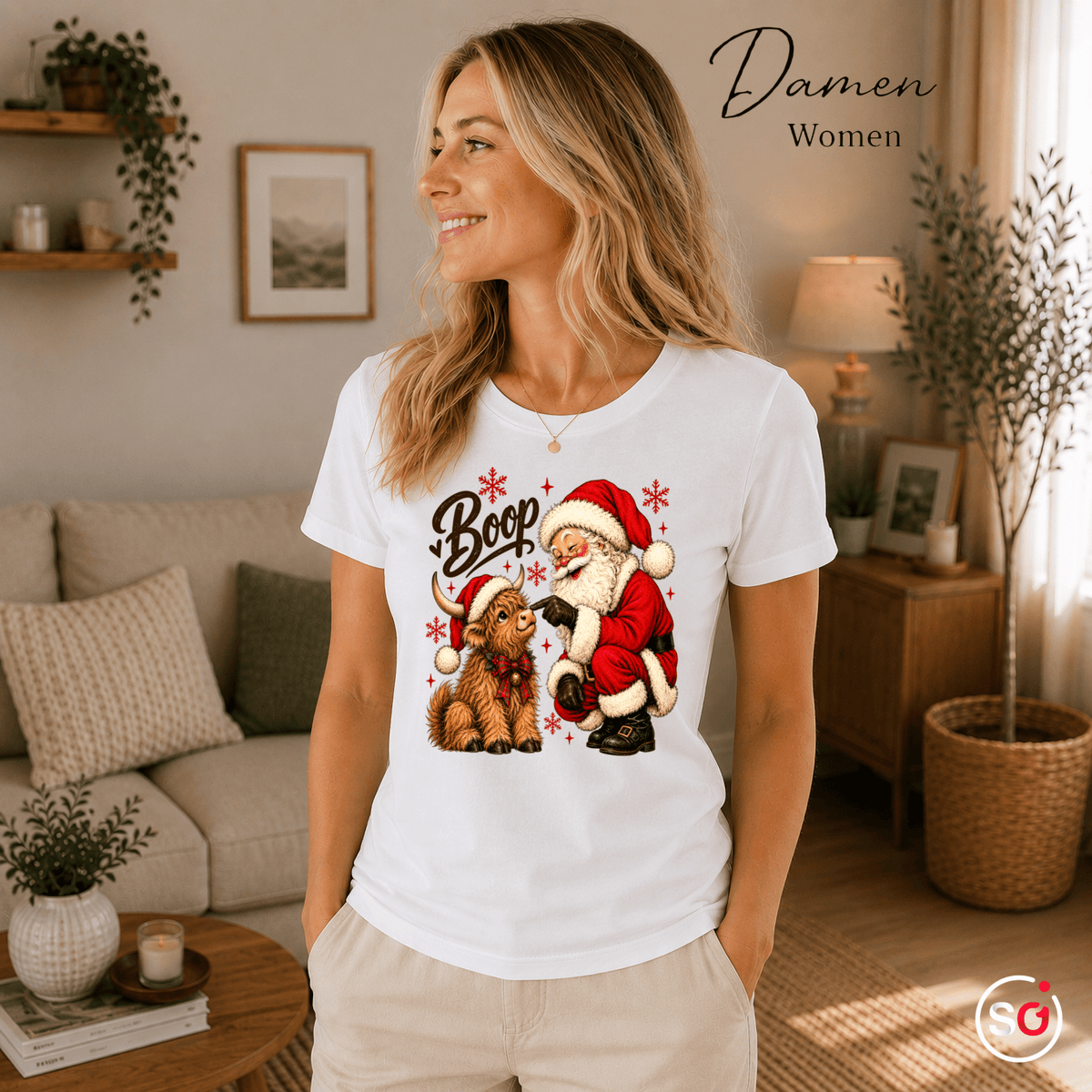 T-Shirt mit Weihnachtsmann und süßem Hochlandrind | Lustiges Santa Boop Motiv für die Festtage - StyleOne