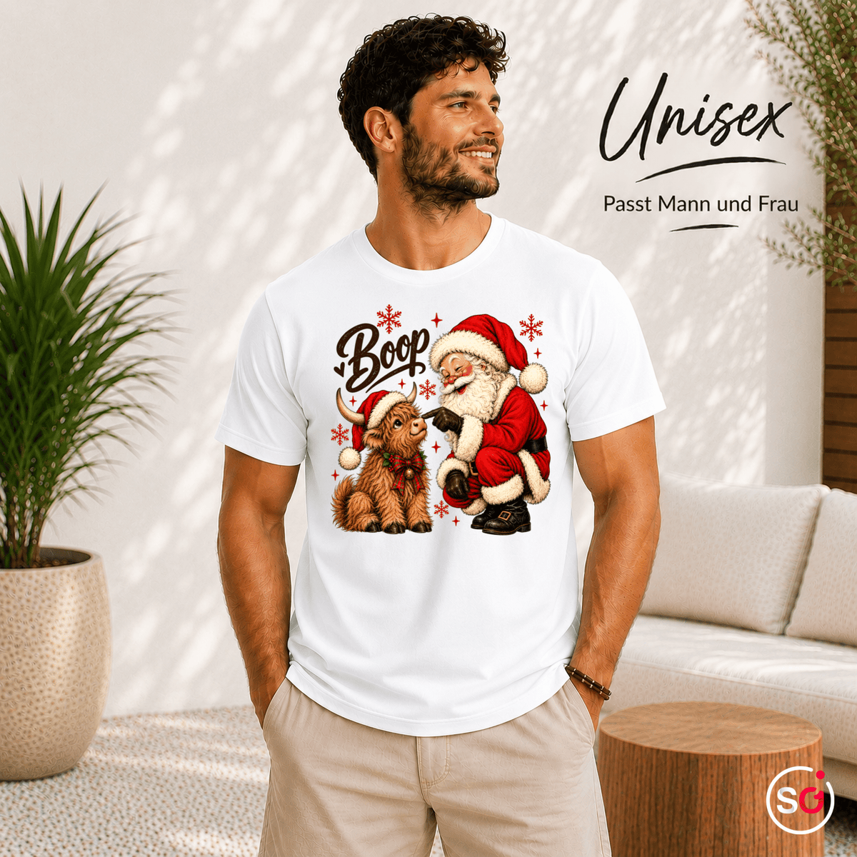 T-Shirt mit Weihnachtsmann und süßem Hochlandrind | Lustiges Santa Boop Motiv für die Festtage - StyleOne