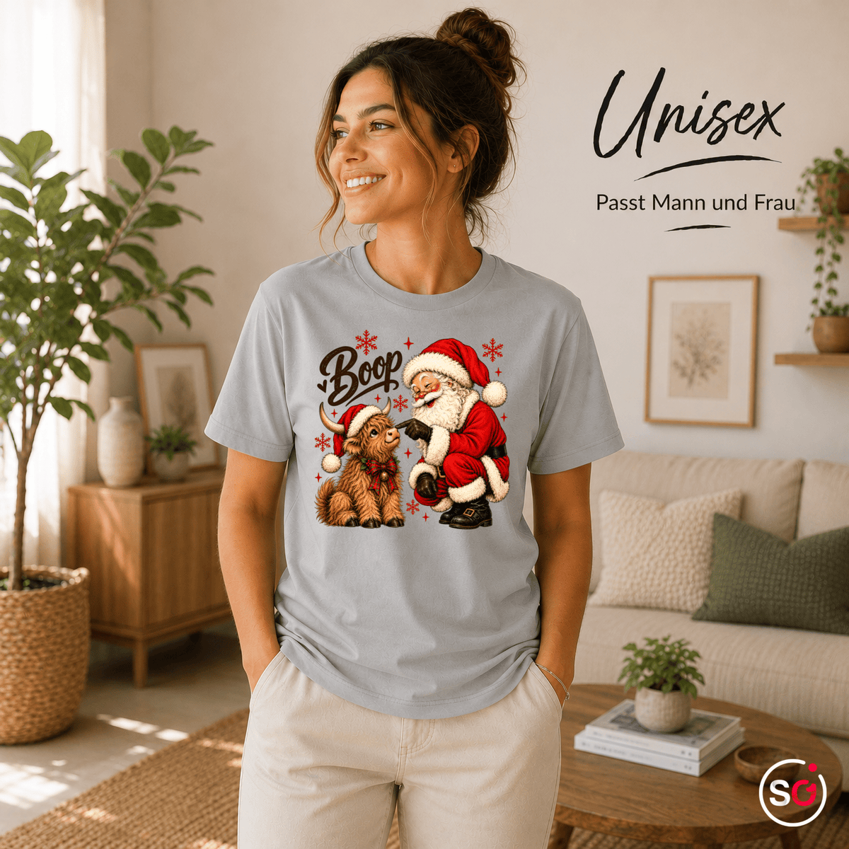 T-Shirt mit Weihnachtsmann und süßem Hochlandrind | Lustiges Santa Boop Motiv für die Festtage - StyleOne