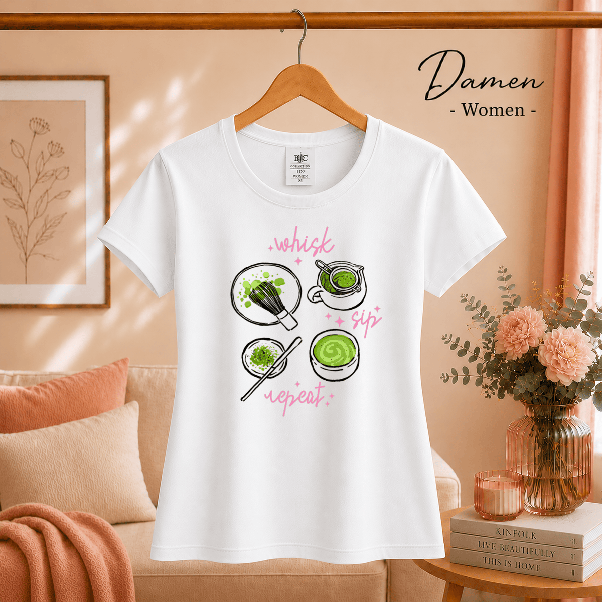 Whisk, Sip, Repeat T-Shirt mit handgezeichnetem Matcha-Zeremonie Design - StyleOne