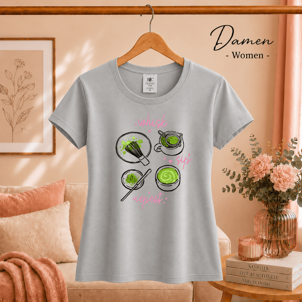 Whisk, Sip, Repeat T-Shirt mit handgezeichnetem Matcha-Zeremonie Design - StyleOne