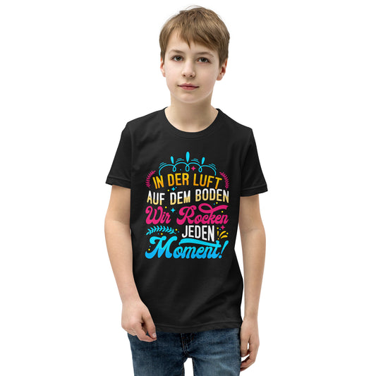 In der Luft, auf dem Boden, wir rocken den Moment Cheerleading - Dein einzigartiges T-Shirt